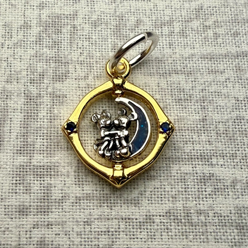NWOB Pandora x Disney Mickey & Minnie Kiss on the Moon Dangle Charm 🌙